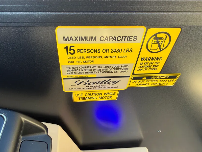 Slide: The Image of Bentley Pontoons Legacy 223 Navigator DL Quad Lounge Tritoon & Honda 4-Stroke EFI 2026 - 17