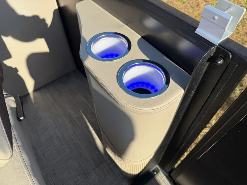 Slide: The Image of Bentley Pontoons Legacy 223 Navigator DL Quad Lounge Tritoon & Honda 4-Stroke EFI 2026 - 24