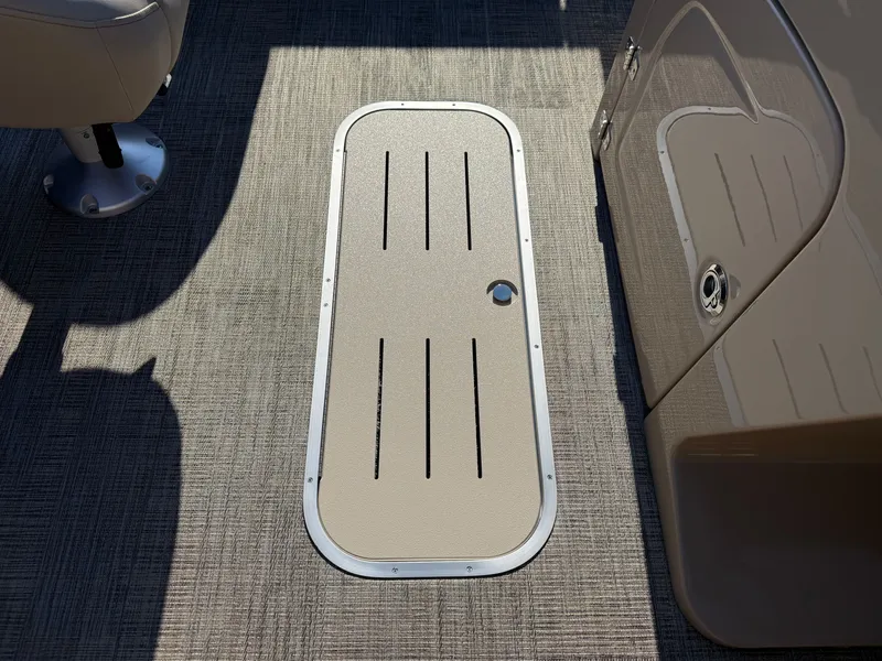 Slide: The Image of Bentley Pontoons Legacy 223 Navigator DL Quad Lounge Tritoon & Honda 4-Stroke EFI 2026 - 25