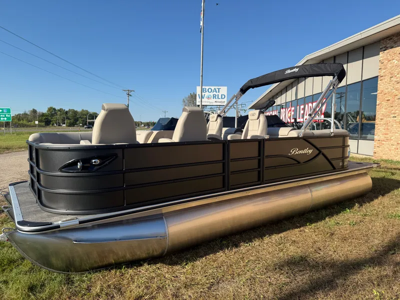 Slide: The Image of Bentley Pontoons Legacy 223 Navigator DL Quad Lounge Tritoon & Honda 4-Stroke EFI 2026 - 38