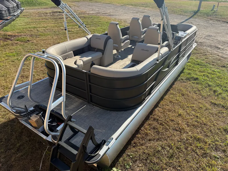 Slide: The Image of Bentley Pontoons Legacy 223 Navigator DL Quad Lounge Tritoon & Honda 4-Stroke EFI 2026 - 6