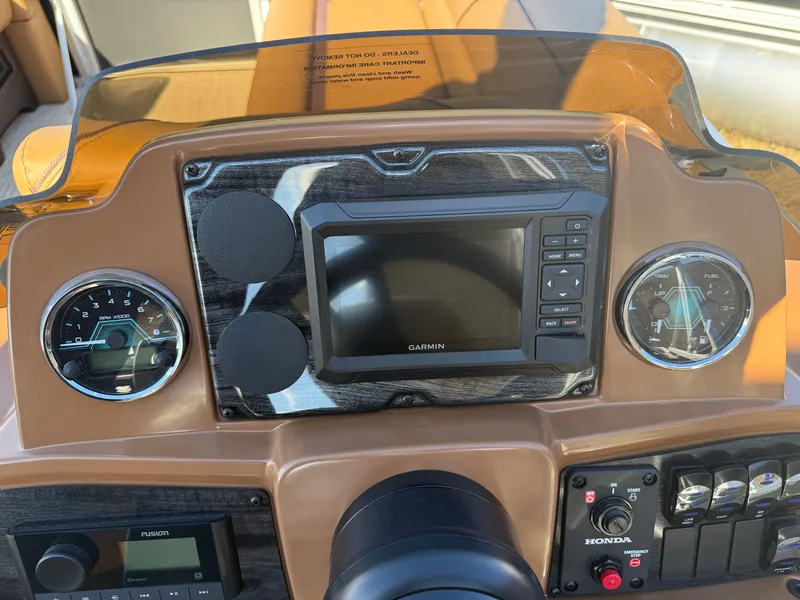 Slide: The Image of Tahoe Sport 23E80 Fish & Cruise Pontoon & Honda 4-Stroke EFI 2026 - 16