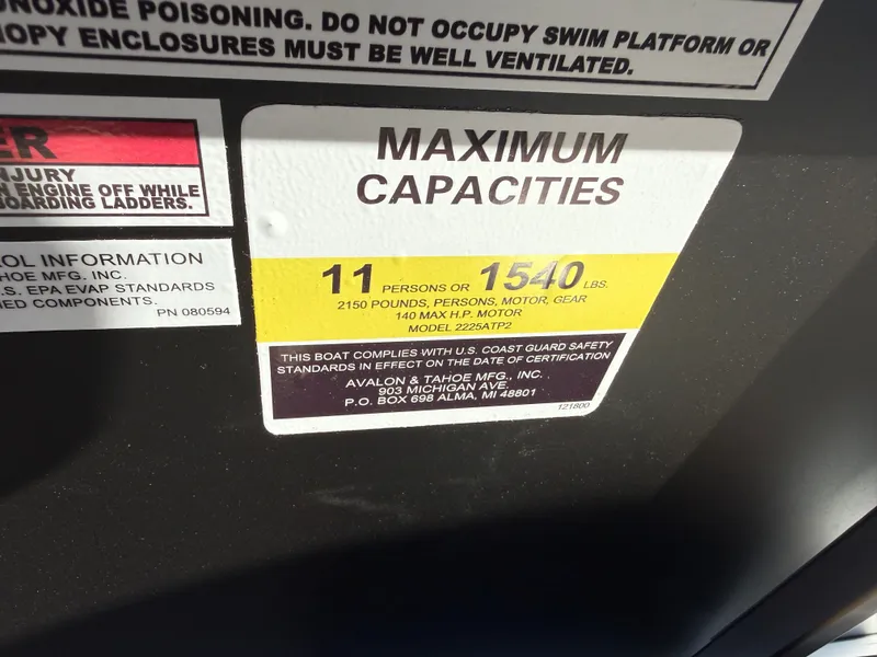 Slide: The Image of Tahoe Sport 23E80 Fish & Cruise Pontoon & Honda 4-Stroke EFI 2026 - 18