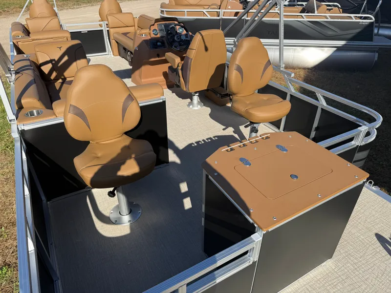 Slide: The Image of Tahoe Sport 23E80 Fish & Cruise Pontoon & Honda 4-Stroke EFI 2026 - 25