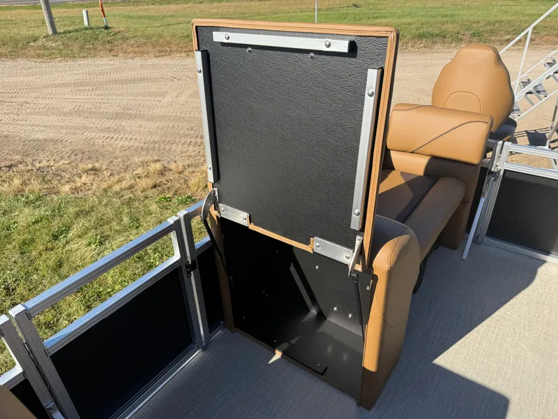 Slide: The Image of Tahoe Sport 23E80 Fish & Cruise Pontoon & Honda 4-Stroke EFI 2026 - 29