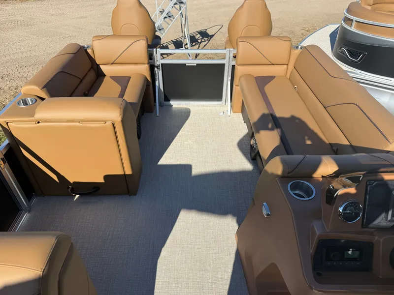 Slide: The Image of Tahoe Sport 23E80 Fish & Cruise Pontoon & Honda 4-Stroke EFI 2026 - 30