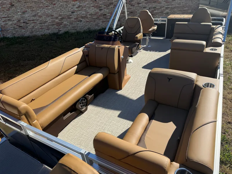 Slide: The Image of Tahoe Sport 23E80 Fish & Cruise Pontoon & Honda 4-Stroke EFI 2026 - 33