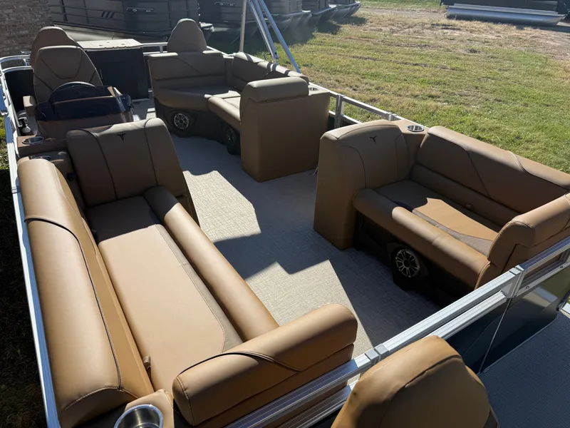 Slide: The Image of Tahoe Sport 23E80 Fish & Cruise Pontoon & Honda 4-Stroke EFI 2026 - 34