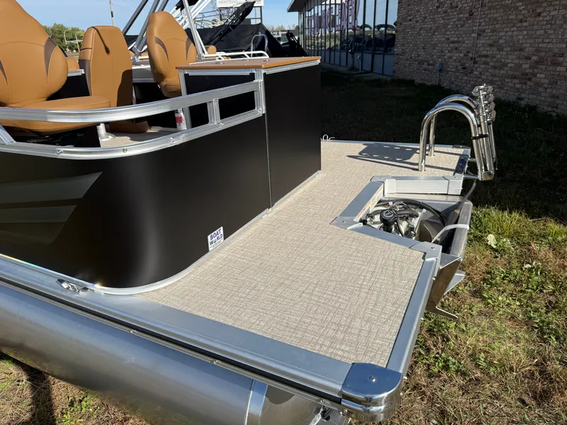 Slide: The Image of Tahoe Sport 23E80 Fish & Cruise Pontoon & Honda 4-Stroke EFI 2026 - 41