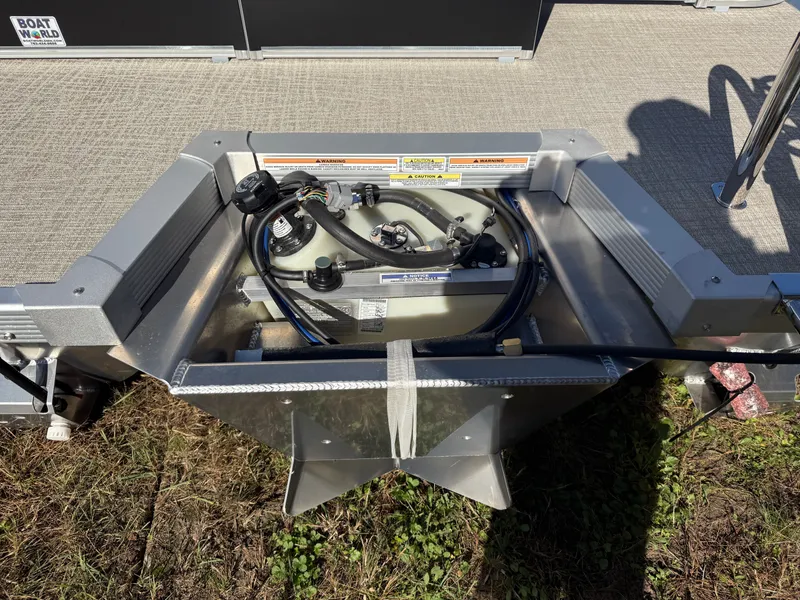 Slide: The Image of Tahoe Sport 23E80 Fish & Cruise Pontoon & Honda 4-Stroke EFI 2026 - 43