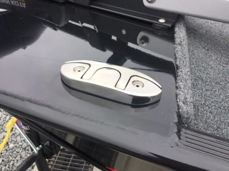 Slide: The Image of Tracker Bass Tracker Classic XL 2026 - 16