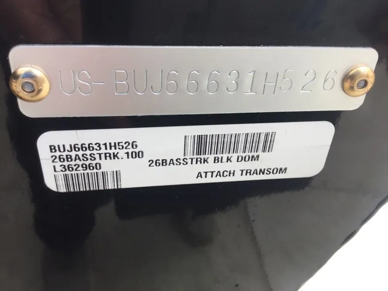 Slide: The Image of Tracker Bass Tracker Classic XL 2026 - 18