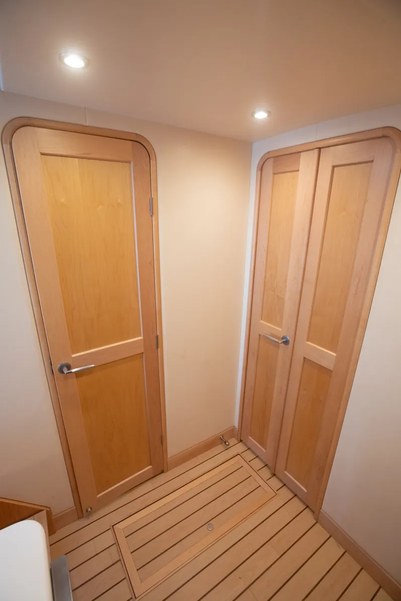 Slide: The Image of Ocean Yachts 37 Billfish 2016 - 18