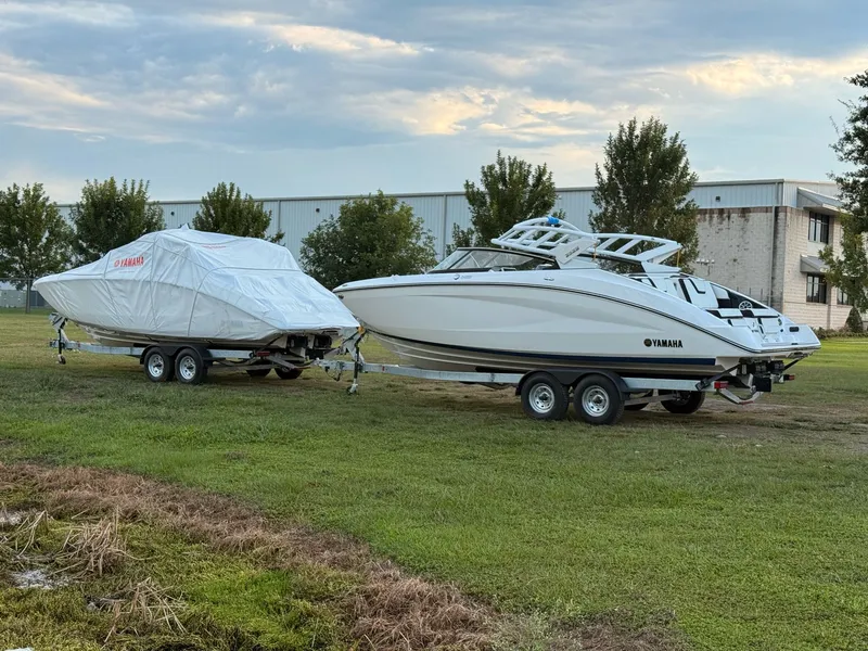 Slide: The Image of Yamaha 252S 2025 - 10