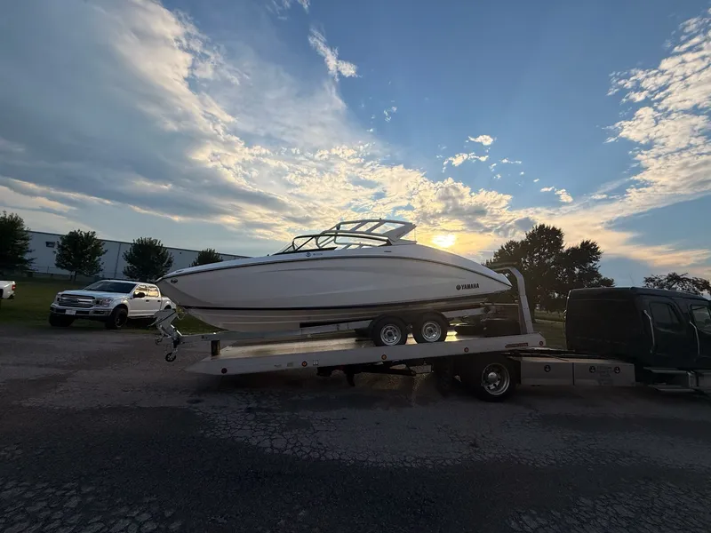 Slide: The Image of Yamaha 252S 2025 - 15