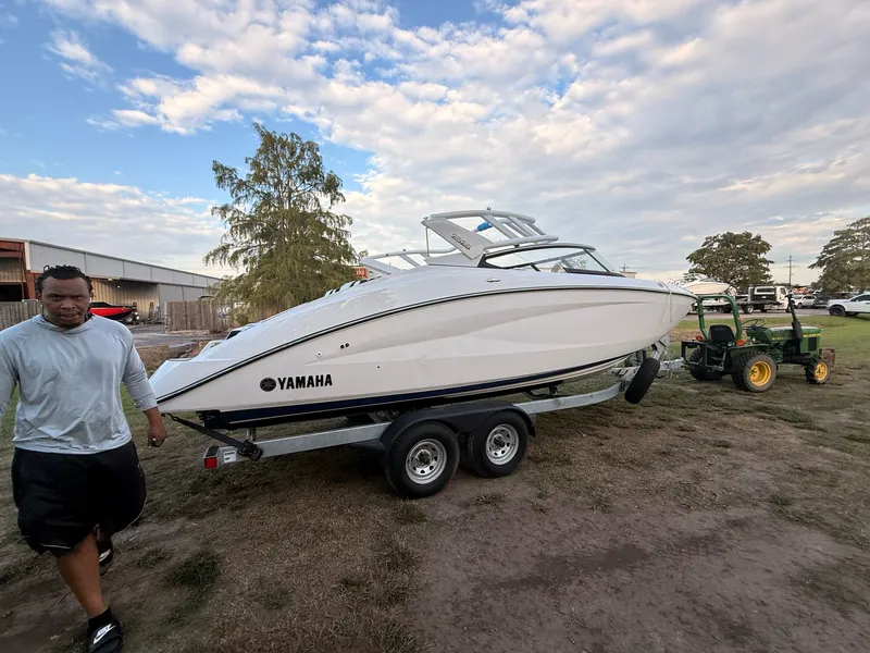 Slide: The Image of Yamaha 252S 2025 - 3