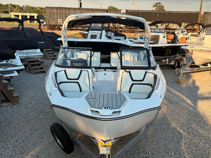 Slide: The Image of Yamaha 252S 2025 - 37