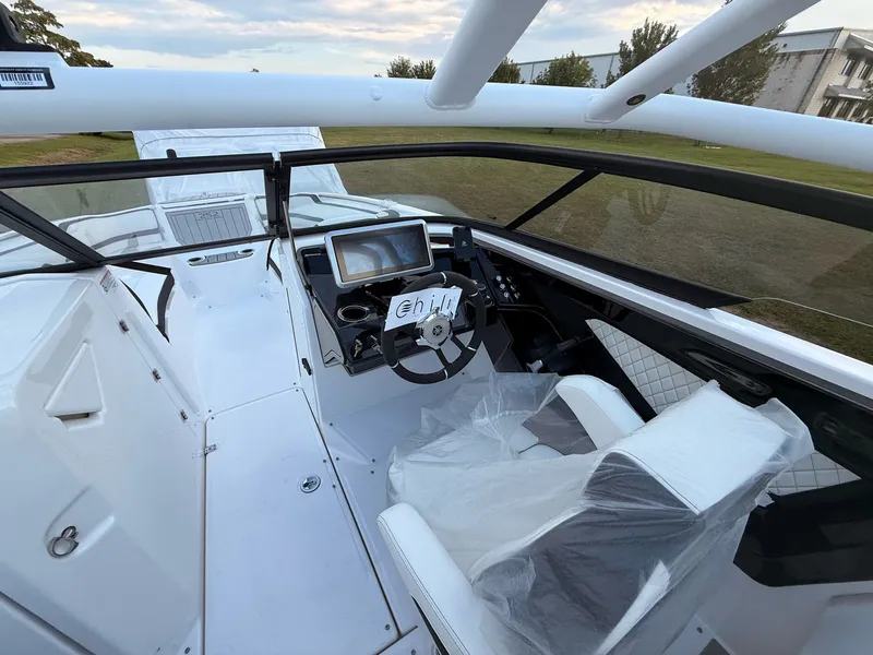 Slide: The Image of Yamaha 252S 2025 - 6