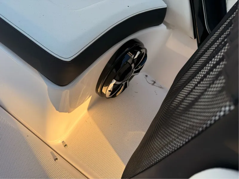 Slide: The Image of Yamaha 252S 2025 - 20