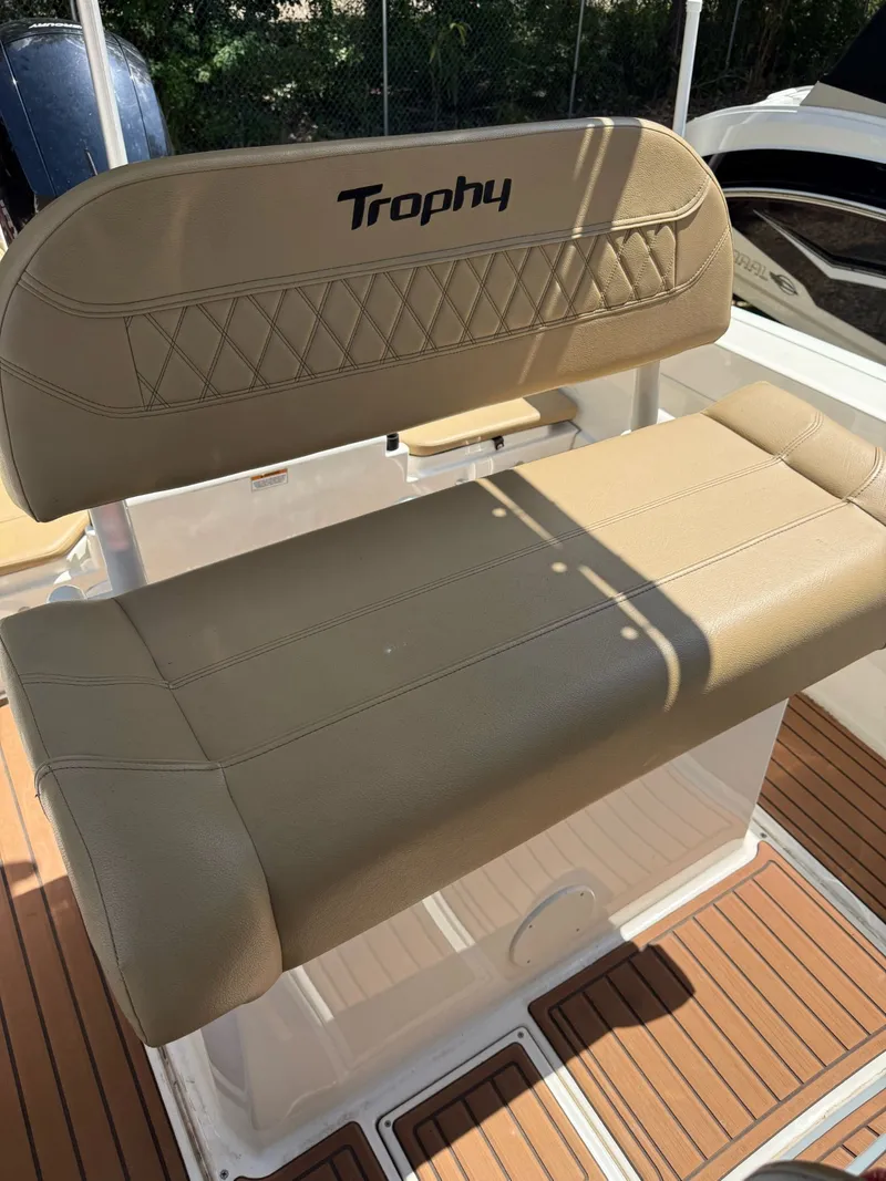 Slide: The Image of Bayliner Trophy T20CC 2023 - 5