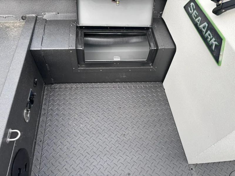 Slide: The Image of SeaArk Pro Cat 240 2026 - 12