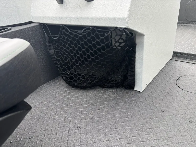 Slide: The Image of SeaArk Pro Cat 240 2026 - 15