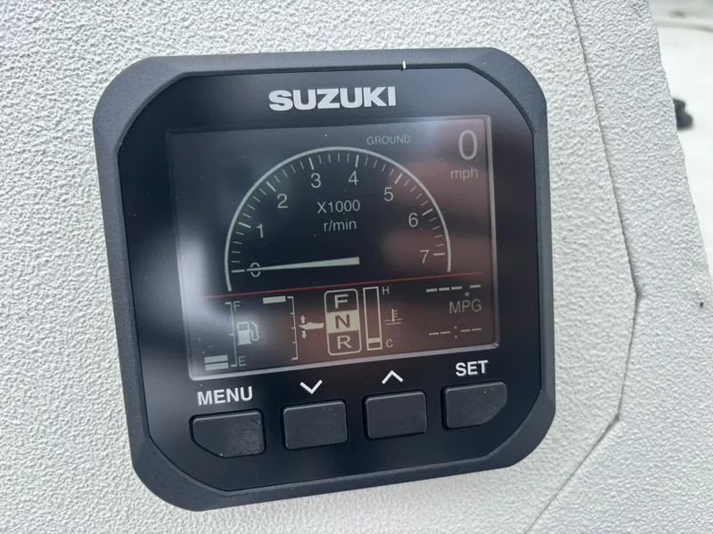 Slide: The Image of SeaArk Pro Cat 240 2026 - 18