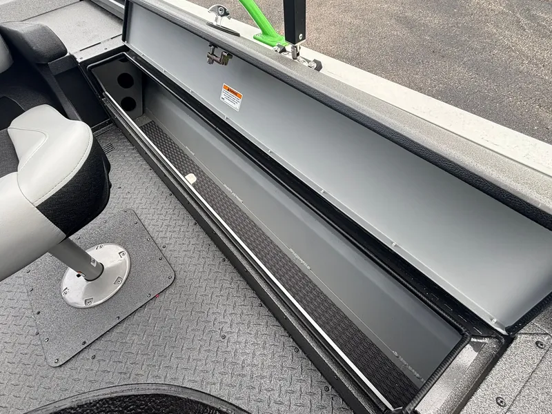 Slide: The Image of SeaArk Pro Cat 240 2026 - 29