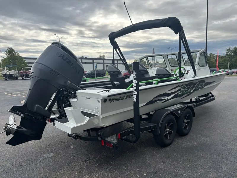 Slide: The Image of SeaArk Pro Cat 240 2026 - 36