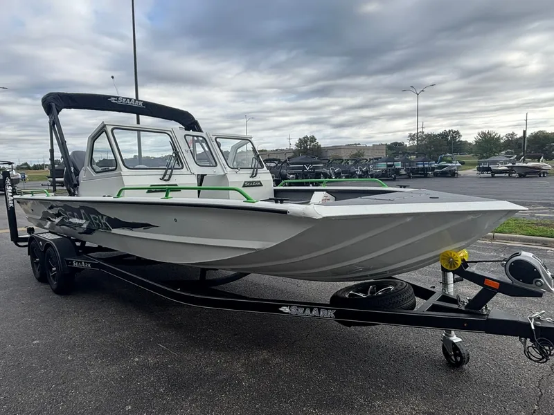 Slide: The Image of SeaArk Pro Cat 240 2026 - 38