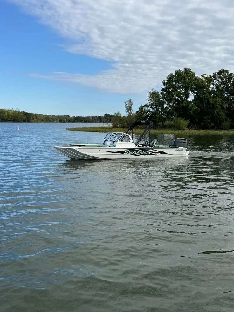 Slide: The Image of SeaArk Pro Cat 240 2026 - 6