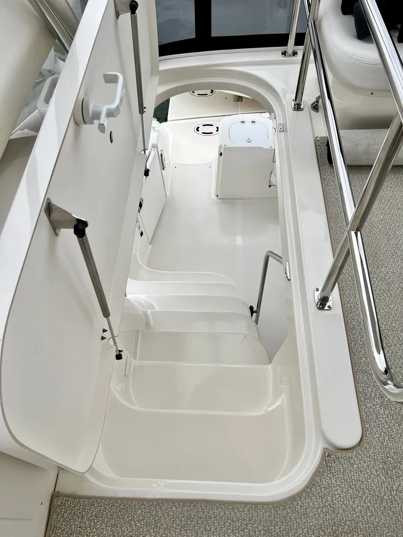 Slide: The Image of Sea Ray 58 Sedan Bridge 2009 - 34