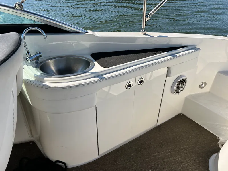 Slide: The Image of Sea Ray 260 Sundeck 2014 - 10