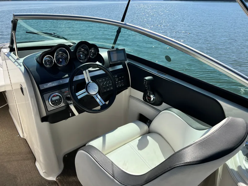 Slide: The Image of Sea Ray 260 Sundeck 2014 - 11