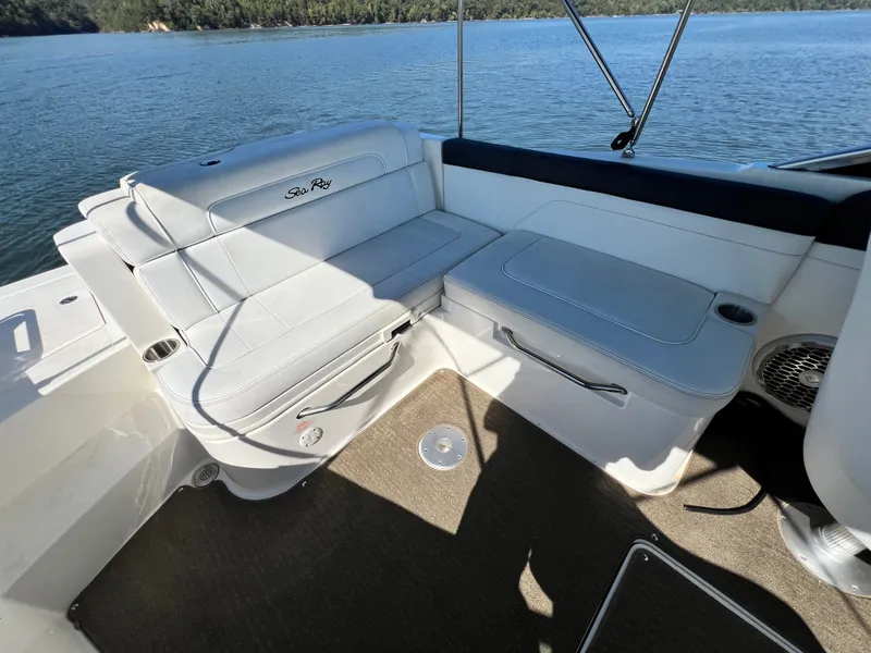 Slide: The Image of Sea Ray 260 Sundeck 2014 - 13