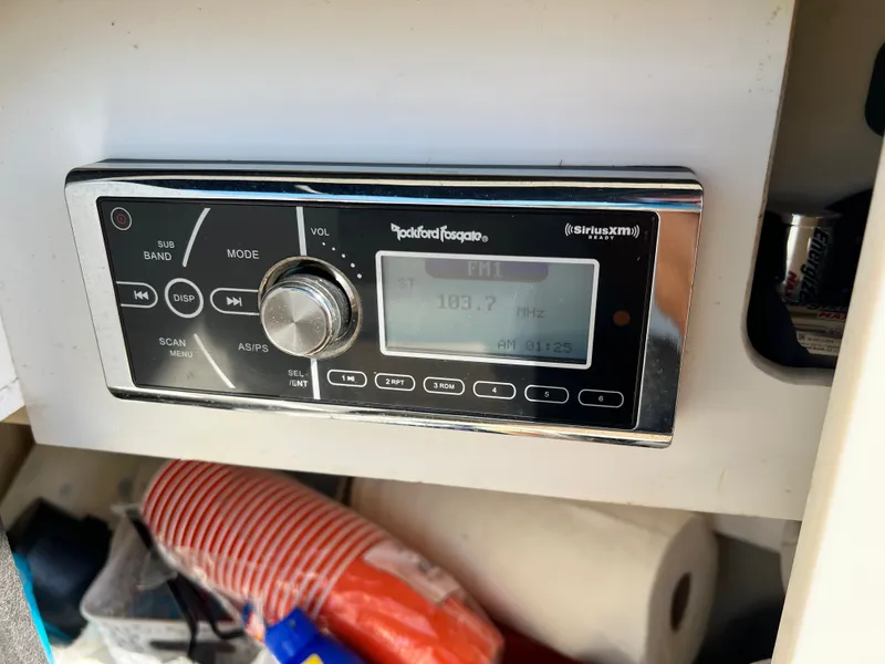 Slide: The Image of Sea Ray 260 Sundeck 2014 - 15