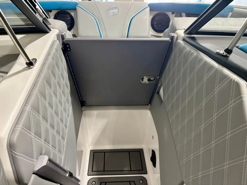 Slide: The Image of Tigé 22RZX 2025 - 12