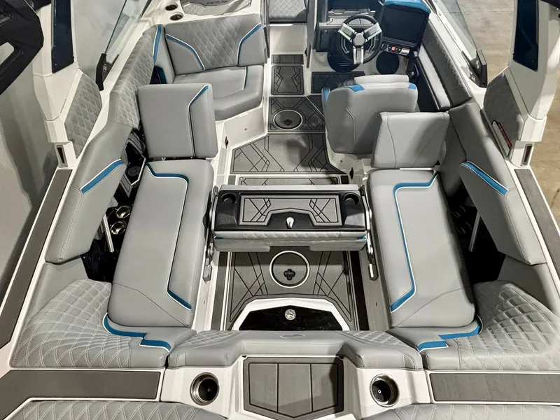 Slide: The Image of Tigé 22RZX 2025 - 25