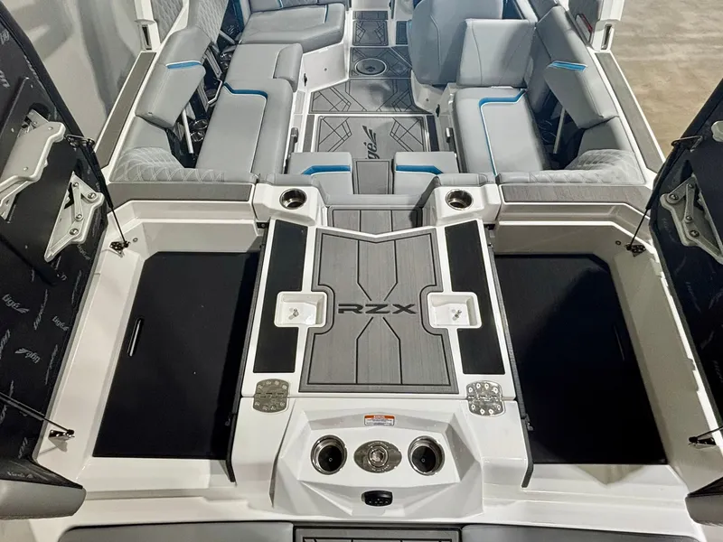 Slide: The Image of Tigé 22RZX 2025 - 30