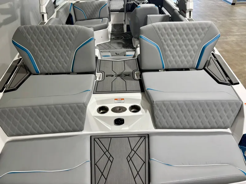 Slide: The Image of Tigé 22RZX 2025 - 32