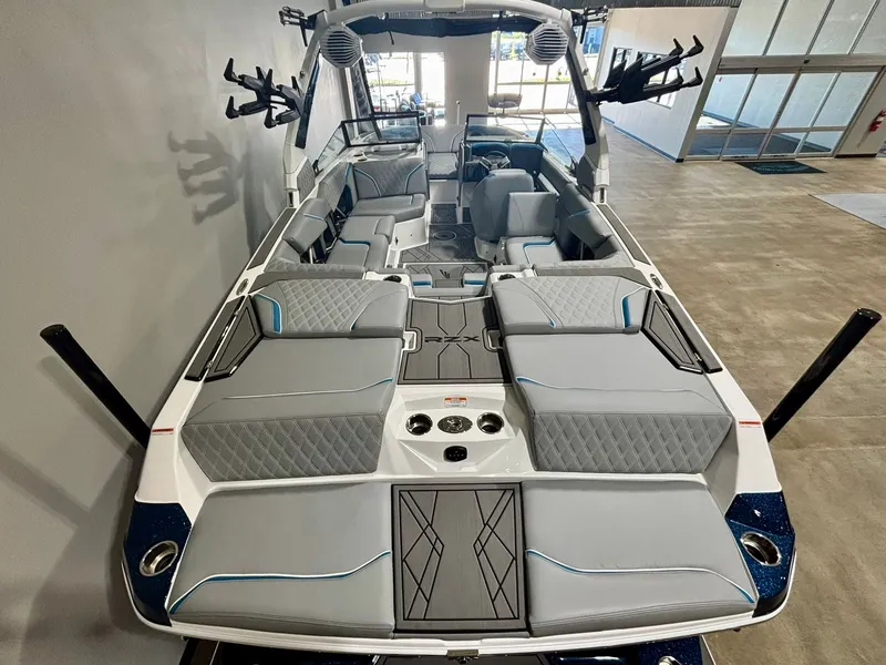 Slide: The Image of Tigé 22RZX 2025 - 34