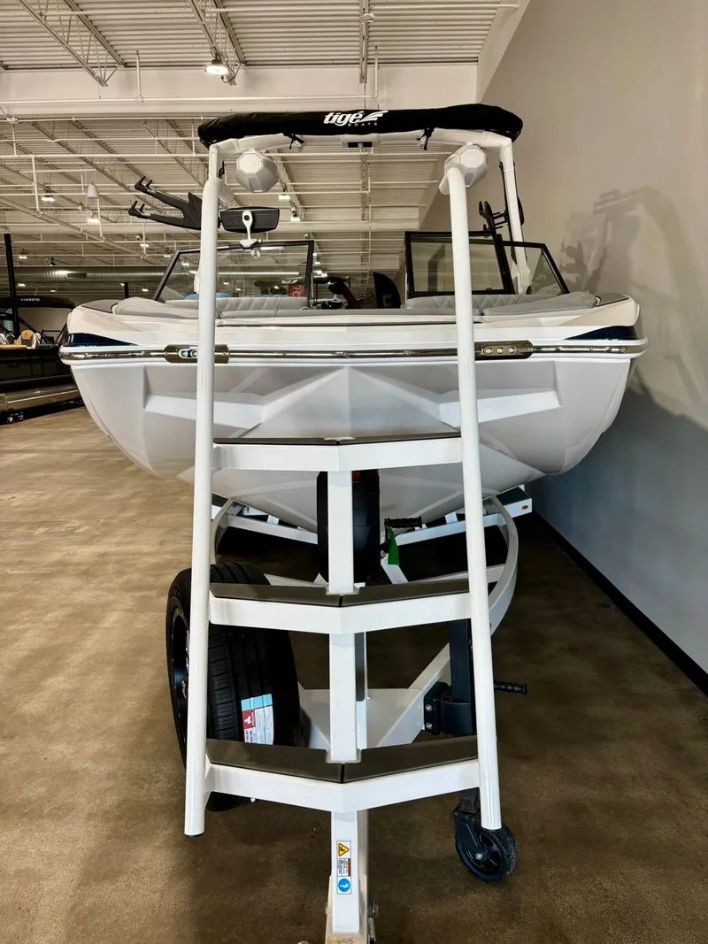 Slide: The Image of Tigé 22RZX 2025 - 37