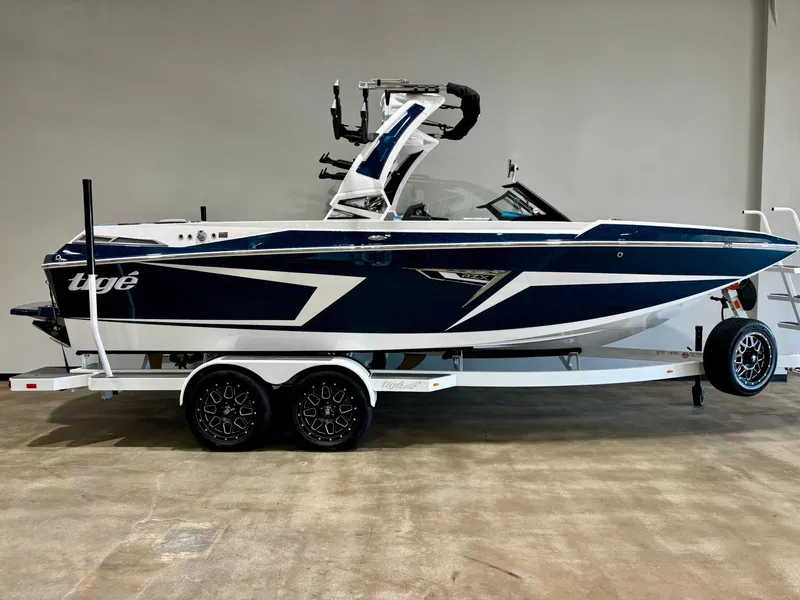 Slide: The Image of Tigé 22RZX 2025 - 40