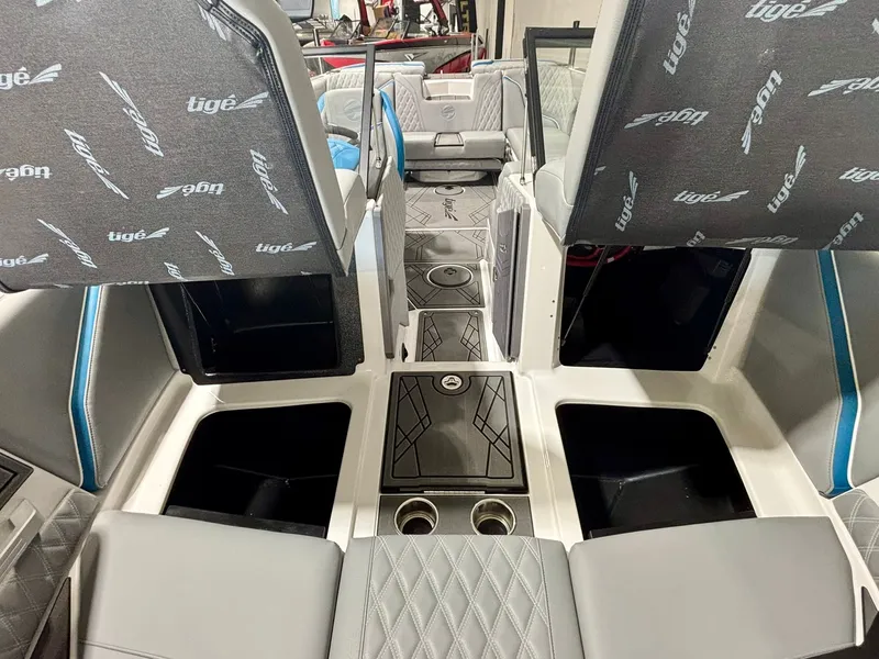 Slide: The Image of Tigé 22RZX 2025 - 8