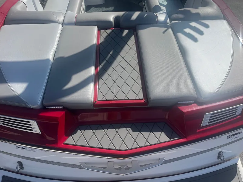 Slide: The Image of MasterCraft X10 2014 - 15