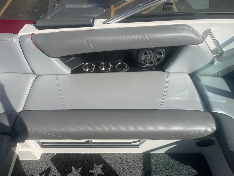 Slide: The Image of MasterCraft X10 2014 - 24