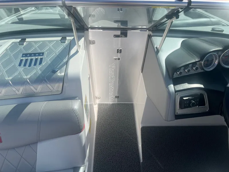 Slide: The Image of MasterCraft X10 2014 - 30