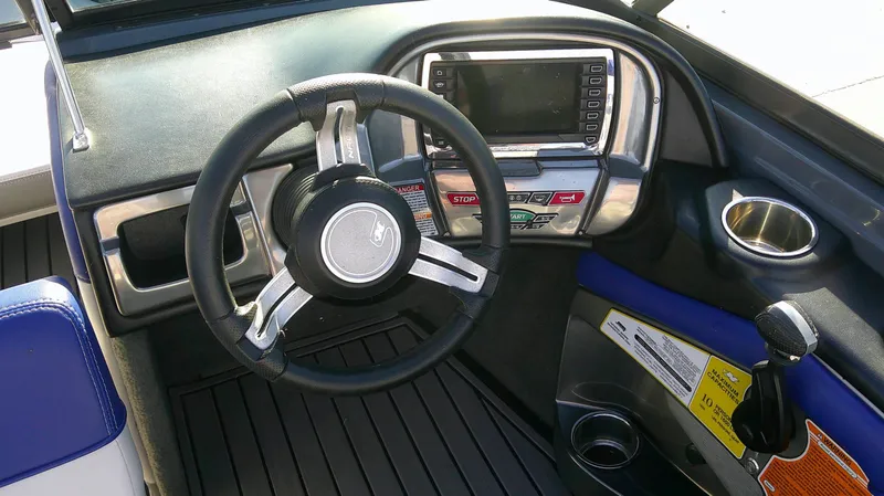 Slide: The Image of Nautique Sport Nautique 200 2015 - 10