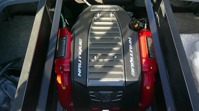 Slide: The Image of Nautique Sport Nautique 200 2015 - 6