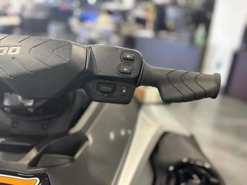 Slide: The Image of Sea-Doo GTX Limited 325 2026 - 10